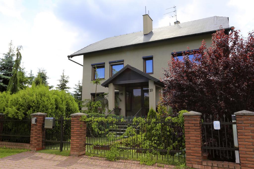 10 Bed And Breakfast Poznan Exterior photo